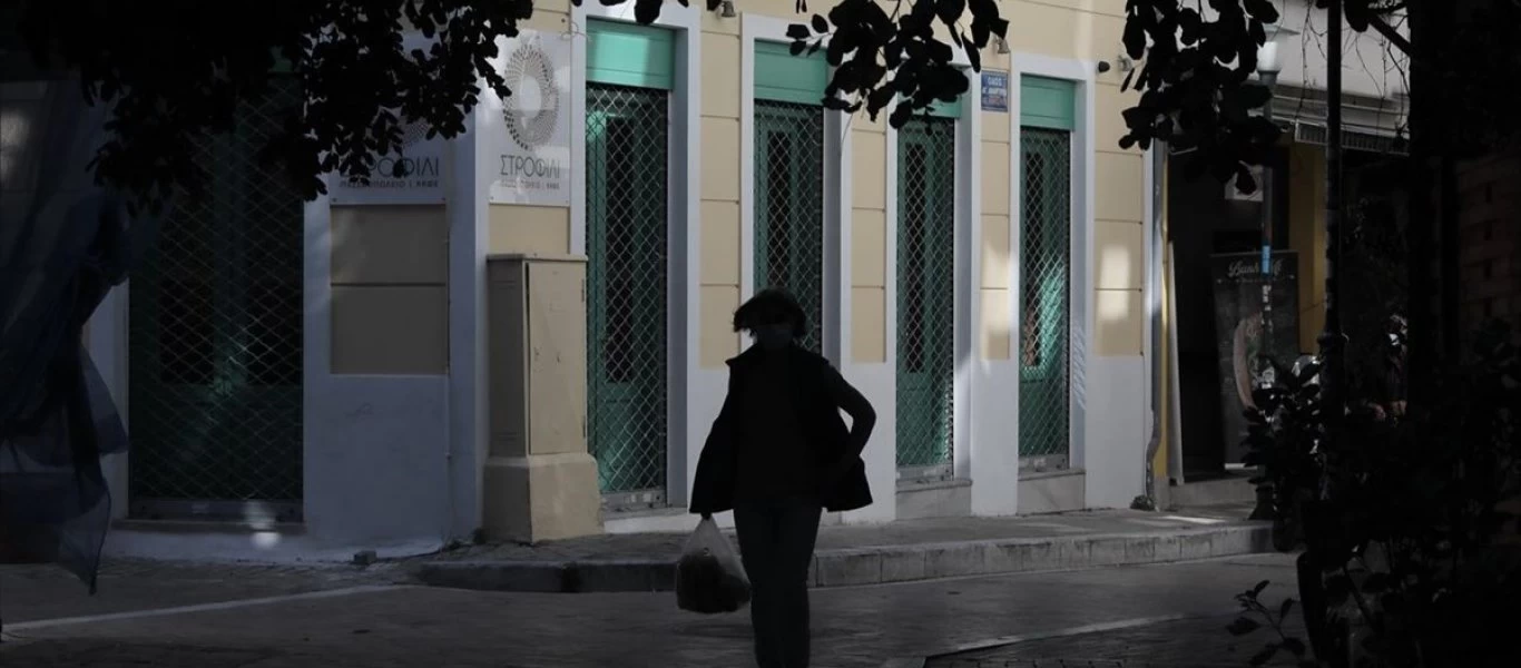 Από το «σταδιακό άνοιγμα» στο «πάνω από 3.000 κρούσματα»: Προς παράταση τελικά το lockdown